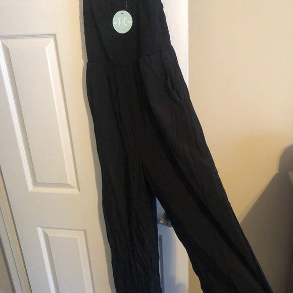 Black Ruffle Strap Smocked Waist Jumpsuit Size L - Picture 5 of 5